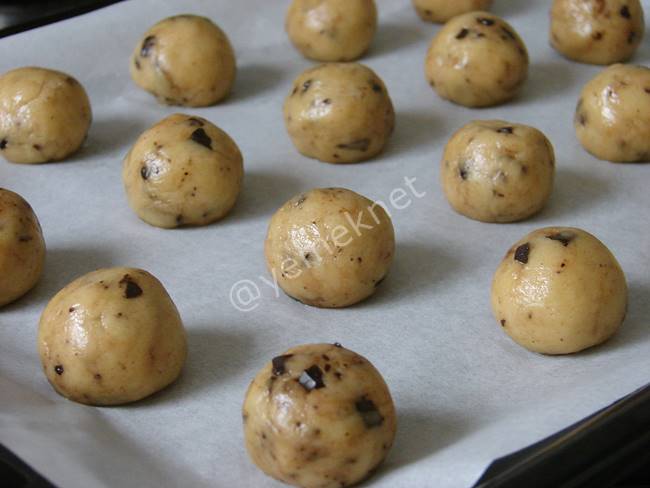 Kahveli Çikolatalı Kurabiye - Yapılışı (7/12) 